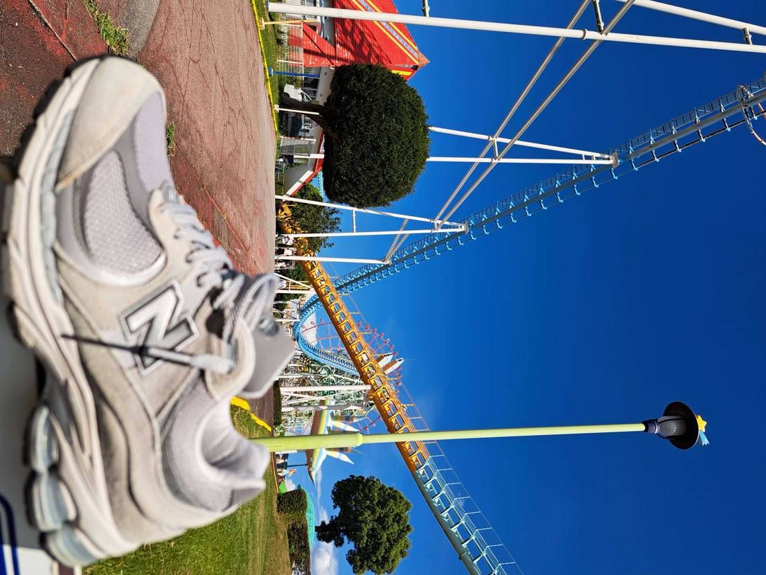家族で久しぶりの遊園地🎠🎡🎢
足元はこちらでいきましたー👟
疲れないけど暑す