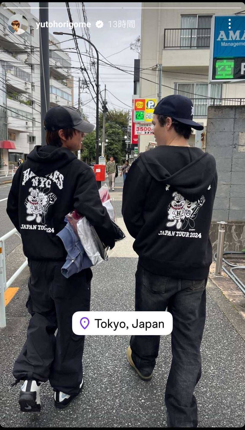 ダーウィンの白を履いてるんですね〜✨