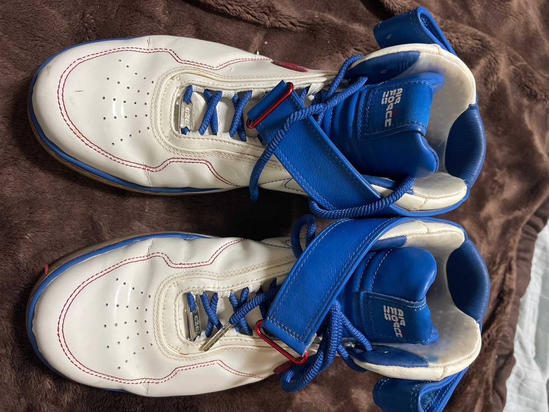 C2C  これスニダンに出品したいんだけどリスト無し。。。

なんで？