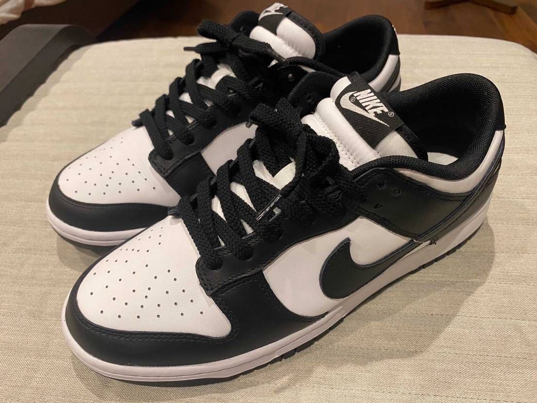 白黒ダンクの薄っぺらい紐が嫌で
太めの物に交換しました😊