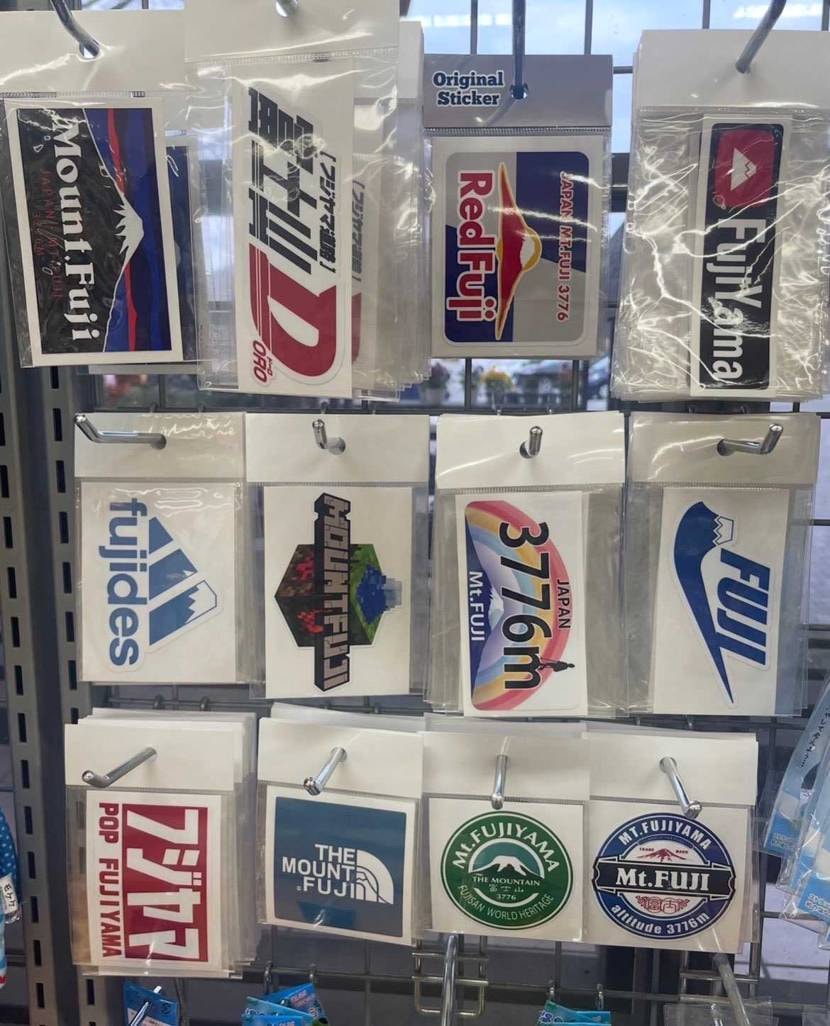 好きすぎて滅。。。いろんなところから怒られそうなステッカーを