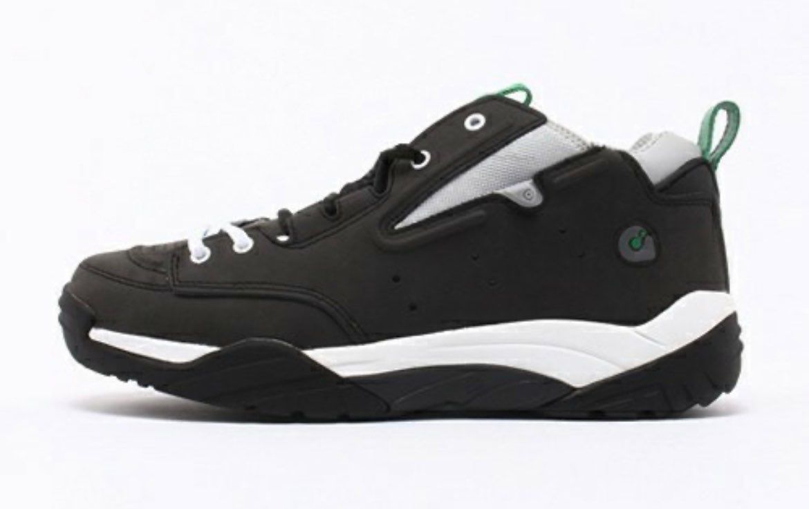 懐かしい👟
こうやって見てみるとgravisのファクターとライバルて再販したら