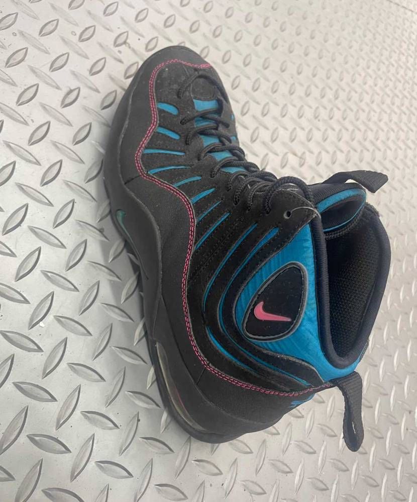 時間があったのでusedのスニーカー見てきました。
気にな