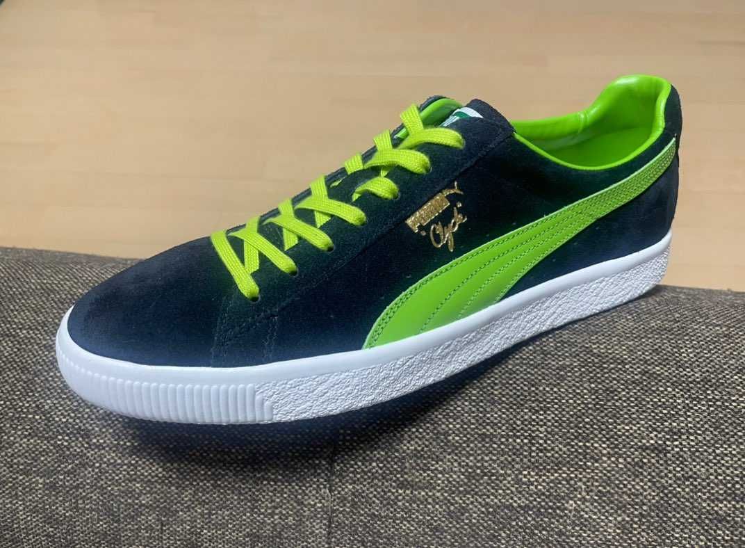 個人的にすごく好みな1足
濃いネイビーとライムグリーンが痺れます🫶