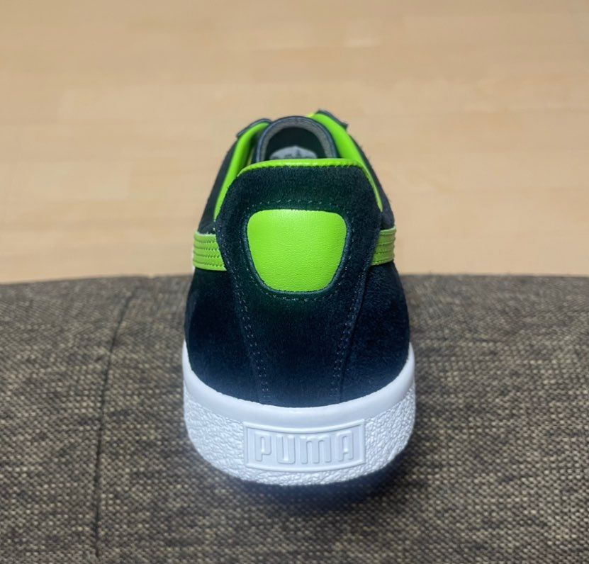 個人的にすごく好みな1足
濃いネイビーとライムグリーンが痺