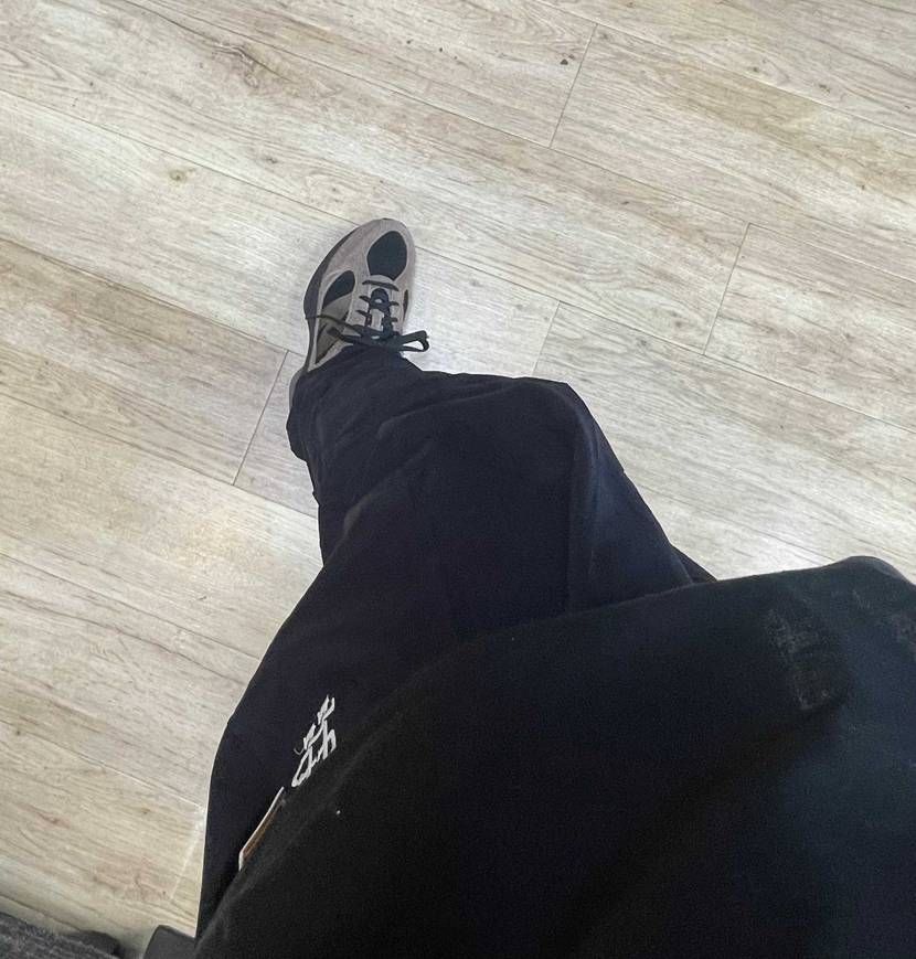 今日はいろんなスニーカー試着させていただきました。

ASICS × KEN