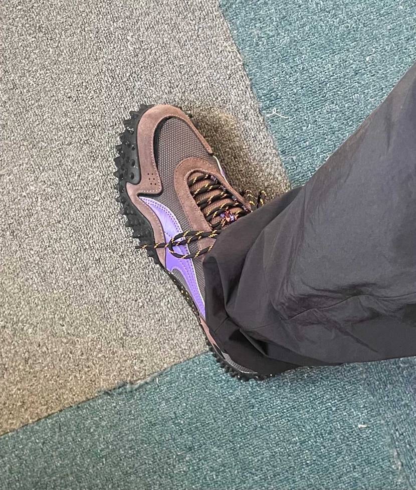 MOSTROXC
色の組み合わせと濃淡のグラデーションと素材、とても秀逸！
