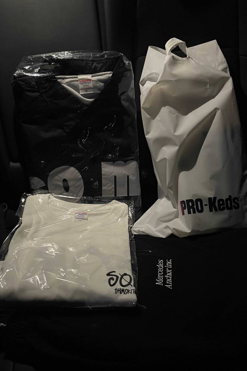 これ履いて新宿〜原宿〜渋谷〜下北沢へ
普段歩かないので膝と