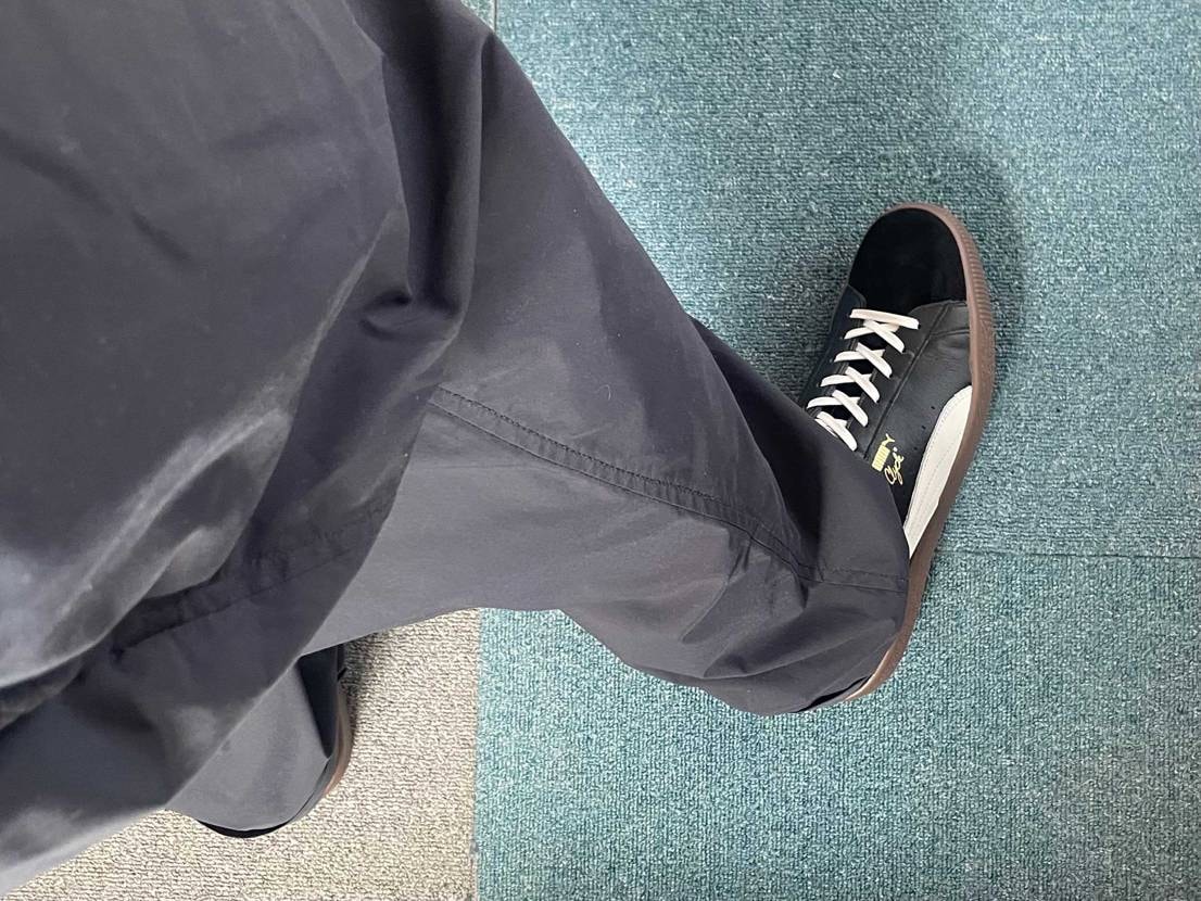 ⚫️⚪️🟤
スエードとスムースレザーが👍

何やら賑わ