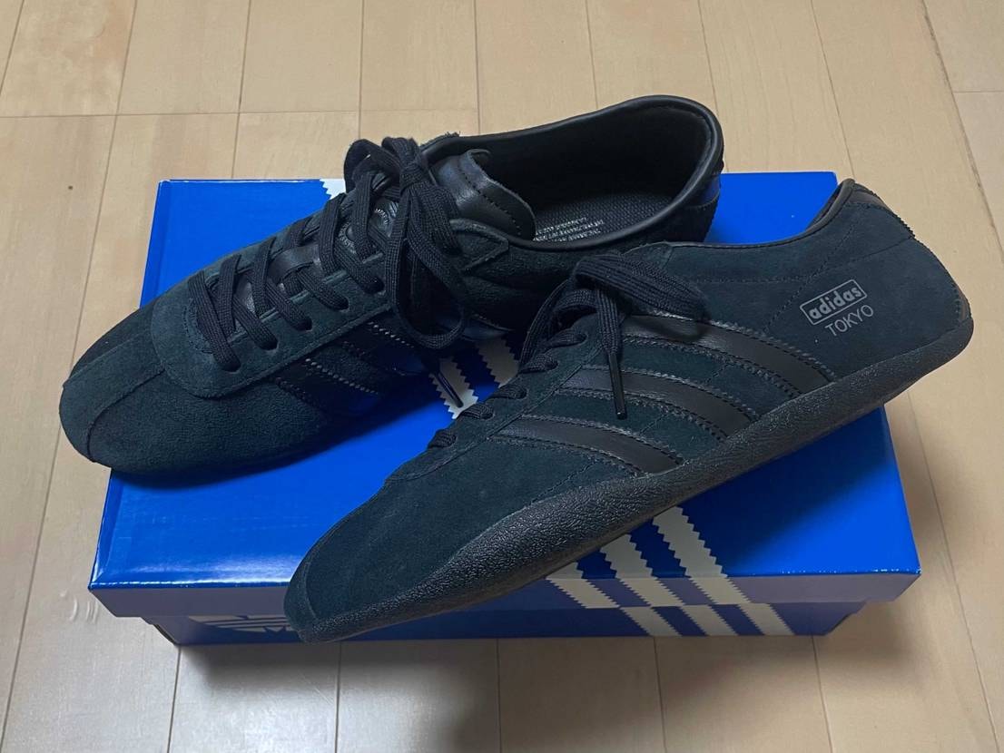 奥様が所望されたスニーカーが届きました。
靴履いてます！！とまったく主張してこ