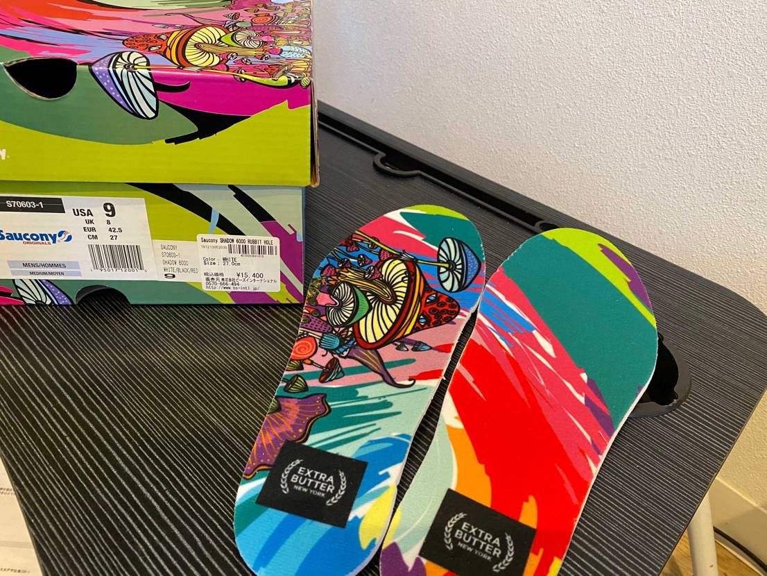 今年一足目はSaucony！　BOXと中敷きハデハデですがシ