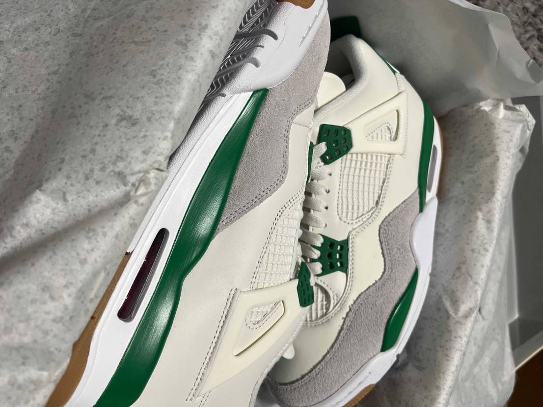 靴の匂いフォームポジットに似てませんか？
わかる人いませんか？
俺の気のせい