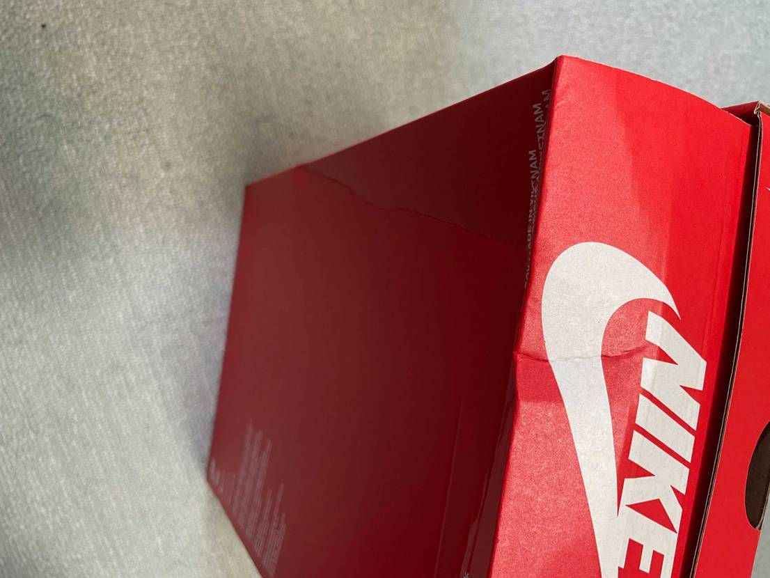 abcマートからdunkhigh届いたのですが箱がボロボロ📦。