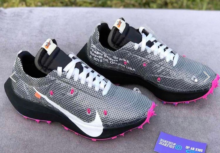 値段予想できる方
コメントしてください!#nike