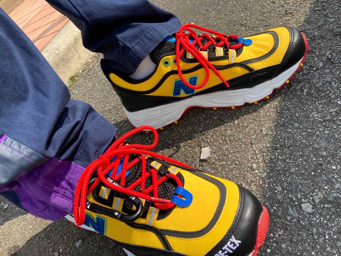 どちらのオンラインでも買えず欲しすぎてプレ値で買いました！
履き心地もよく、バ