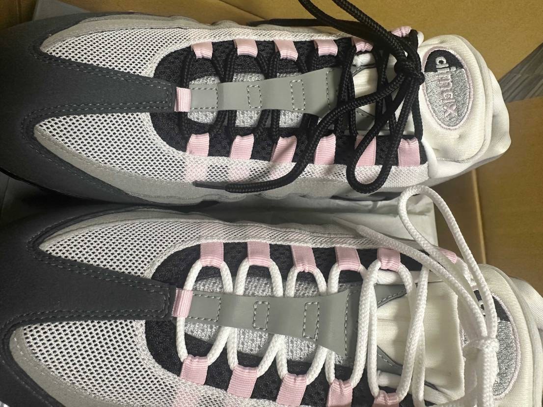 靴紐悩み中
皆さんどちらが好みですか？