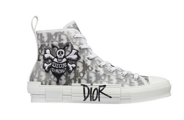 サイズを間違えて37を買ってしまって。。
日本のサイズだと22から22.5でか