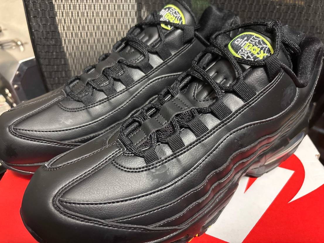 フマキラー完了🪰
もともとハエがいた箇所は怨念が残ってどうしても消えなかったけ