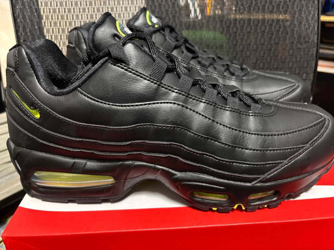 フマキラー完了🪰
もともとハエがいた箇所は怨念が残ってどう