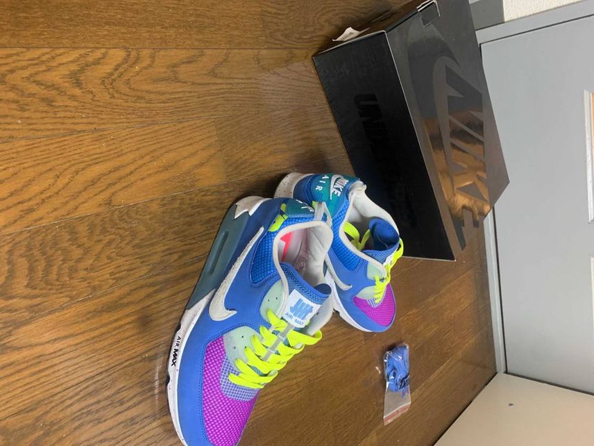 現在、中古にて
Undefeated Nike Air Max 90のブルーカ