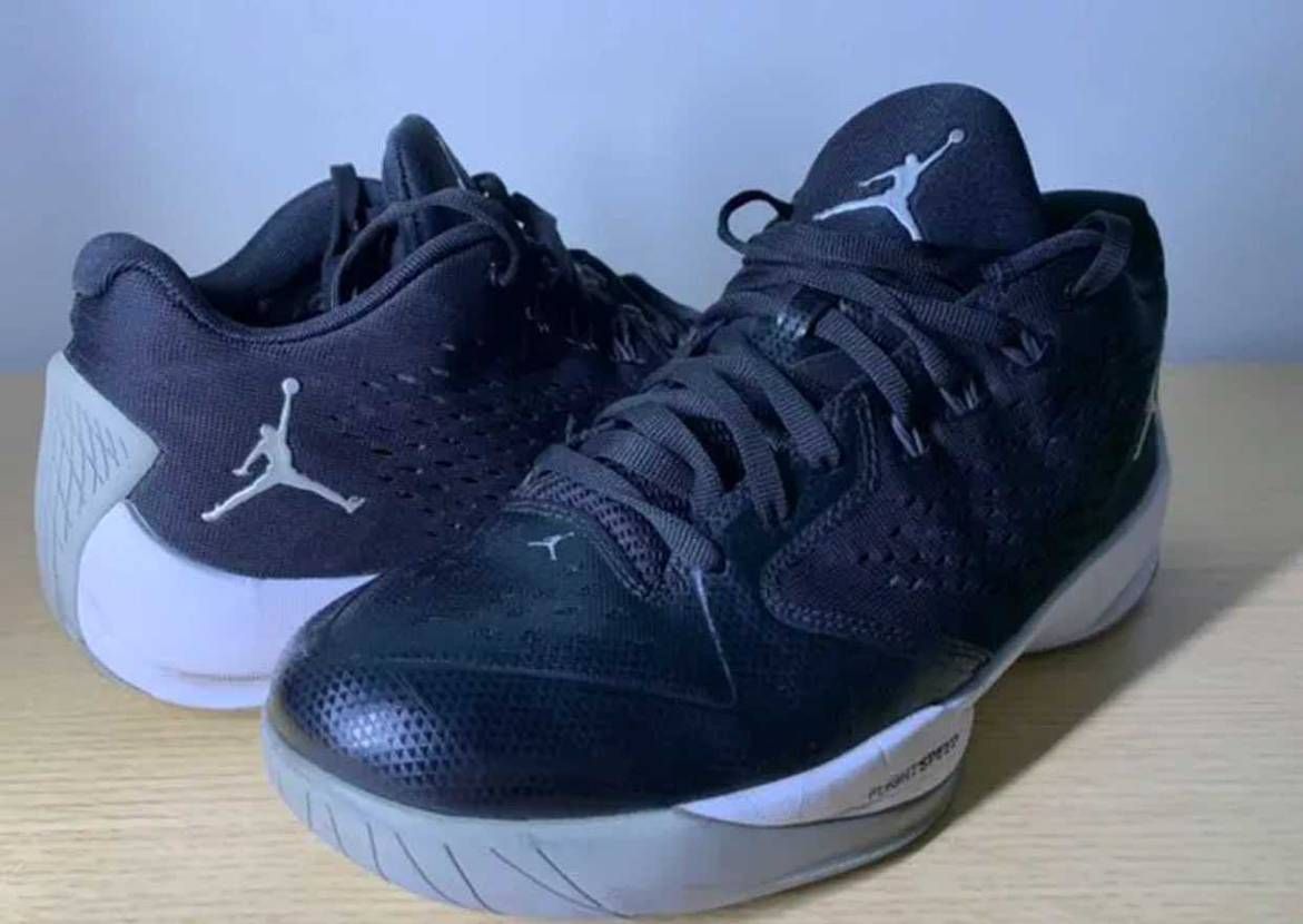 初めまして！この靴を探してるのですが、品番？名前教えて頂きたいです。詳しい方よろ