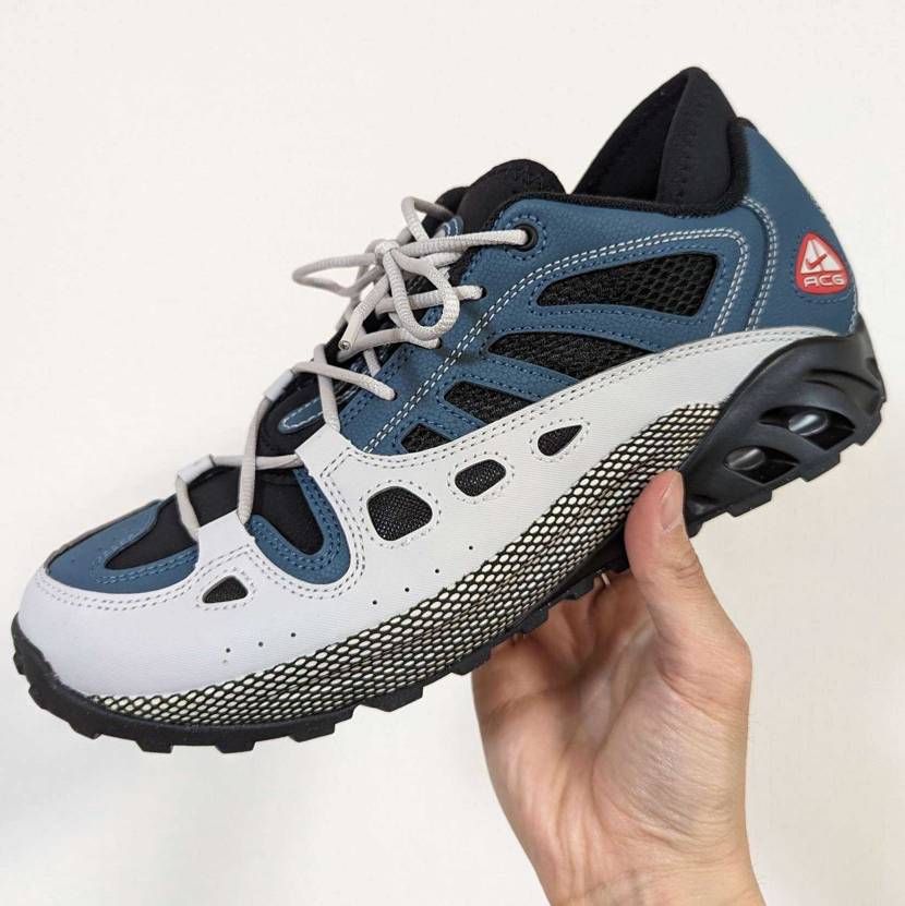 ACGに初めて手を出しました🫱
「防風・防水性に優れた素材と、通気性を高めるテ