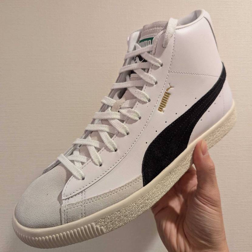 ようやく新品箱付きと出会い購入🔥
皆さんおっしゃられる通り革が硬え😅育て甲斐あ