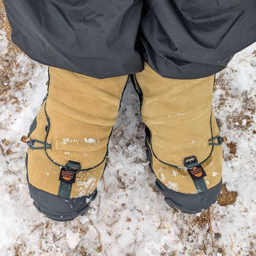 今日はコレで雪遊びへ…非ゴアテックスですが雪も染みてこず結構いけました！！🔥