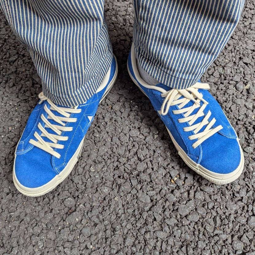 ヒッコリー×コンバース🤭
赤ではないですが🙏