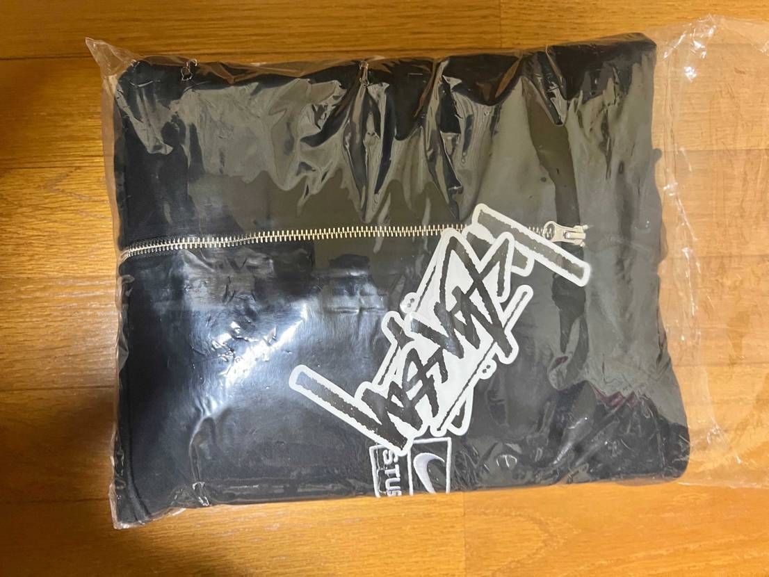 タグ付き新品2XLサイズ25000円で出品致しました。
皆様ぜひご検討ください