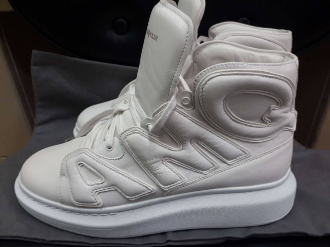 Alexander McQueenのモアテン風届いた!
見た目は想像以上に良い!