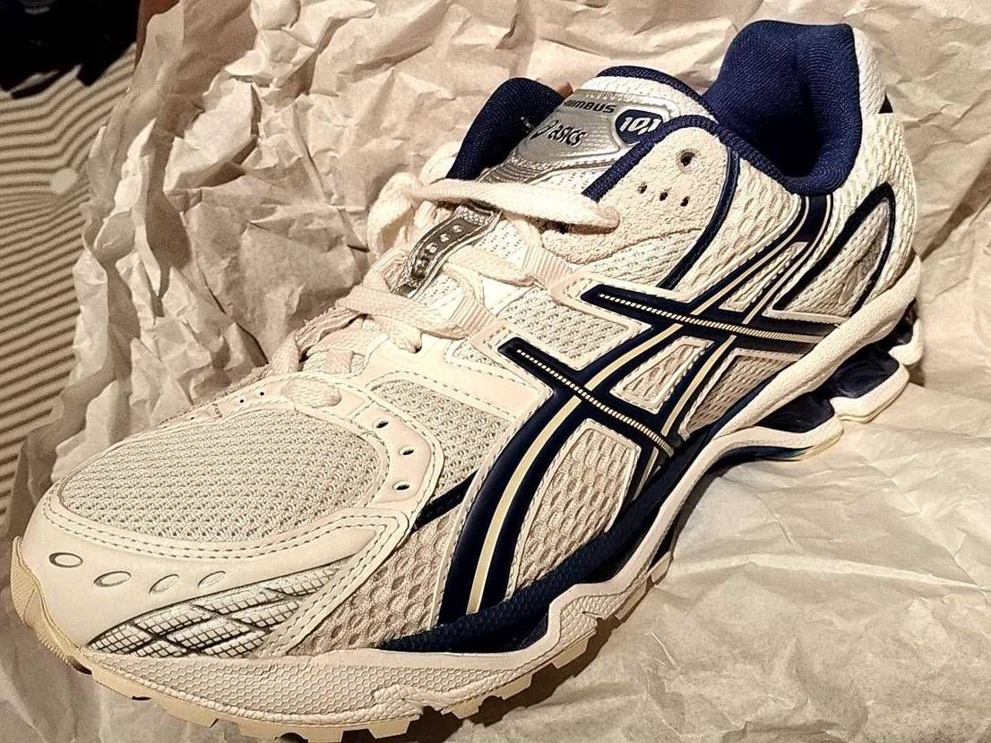 ASICS心斎橋へ初の並び😶
並びも少なく購入できました⚪