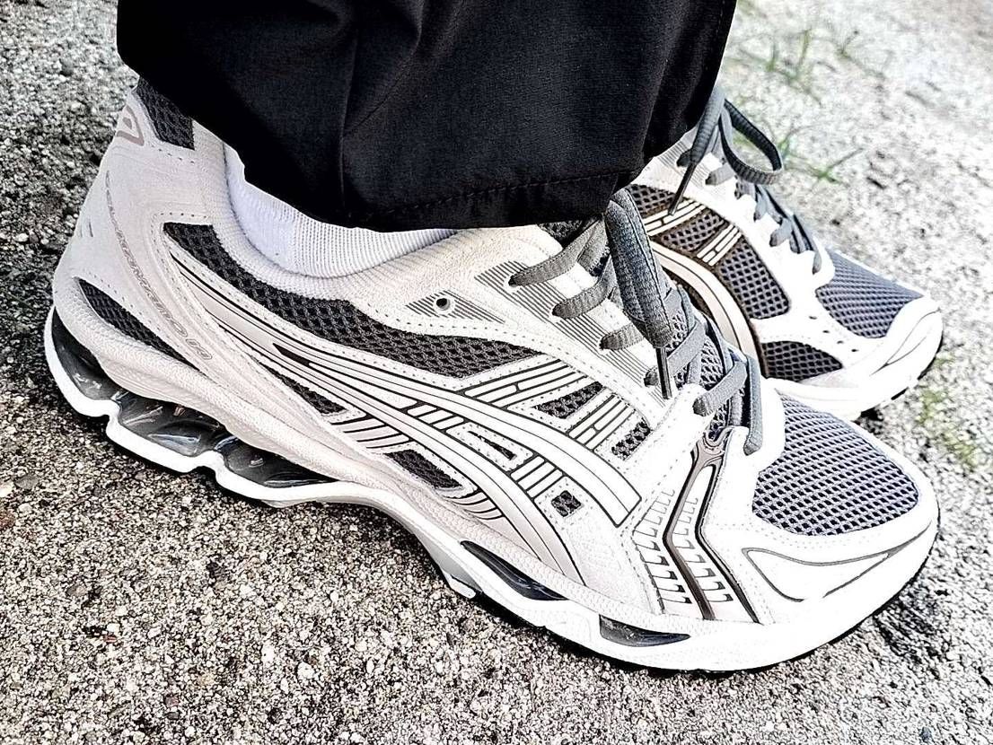 アママ95ステキすぎる😶
光ってないASICSこちらもステ