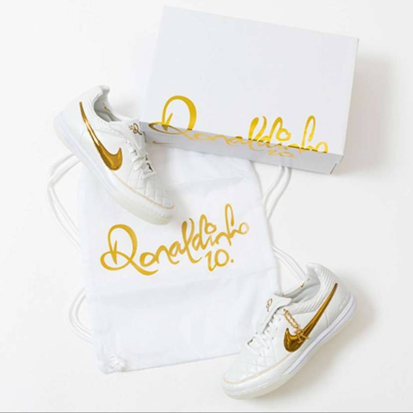 公式早かったですねー😶
スポーツショップも割と早めにお無くなり😶
刺さる人に