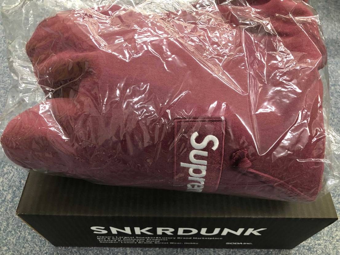楽しみにしてた、ボックスロゴのフーディが届きました😊試着したところMサイズでバッ