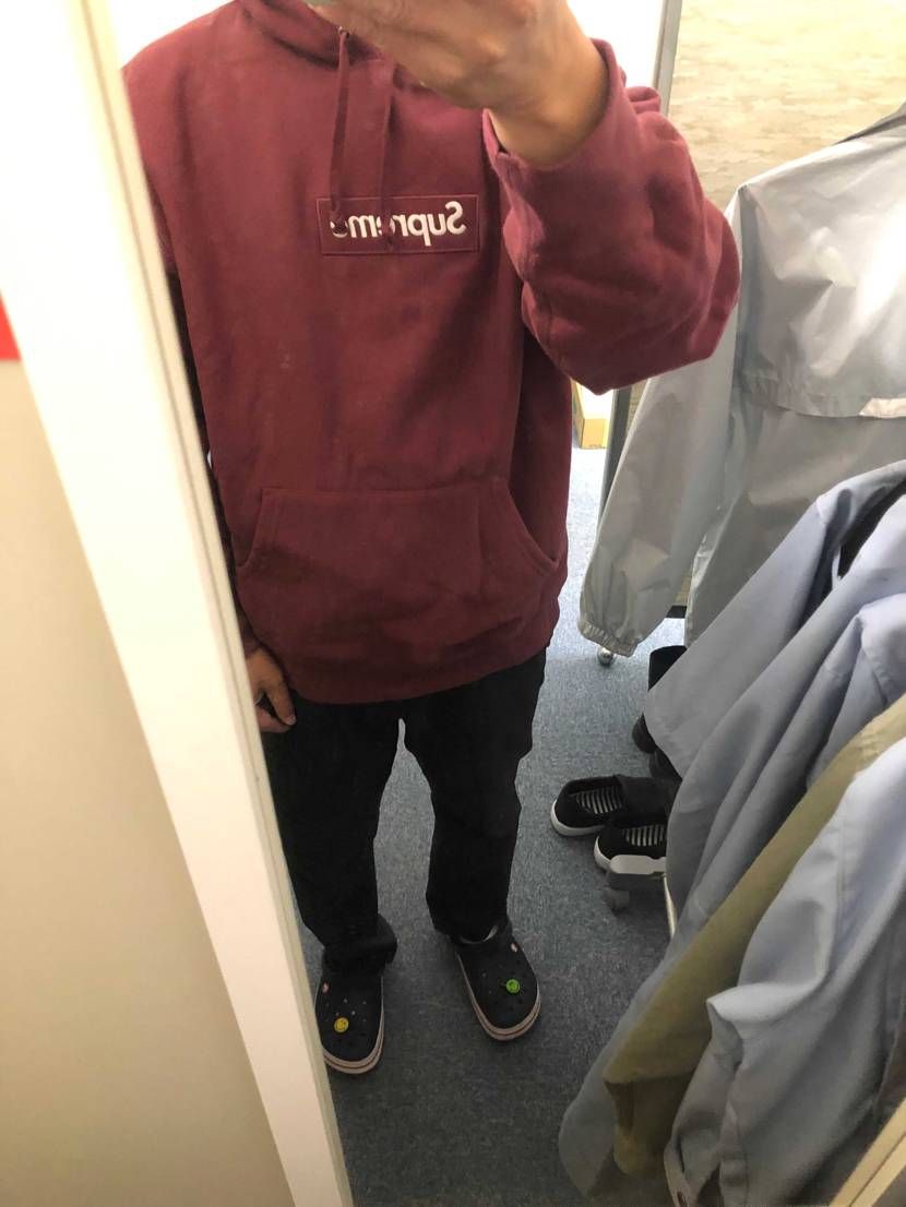 楽しみにしてた、ボックスロゴのフーディが届きました😊試着した