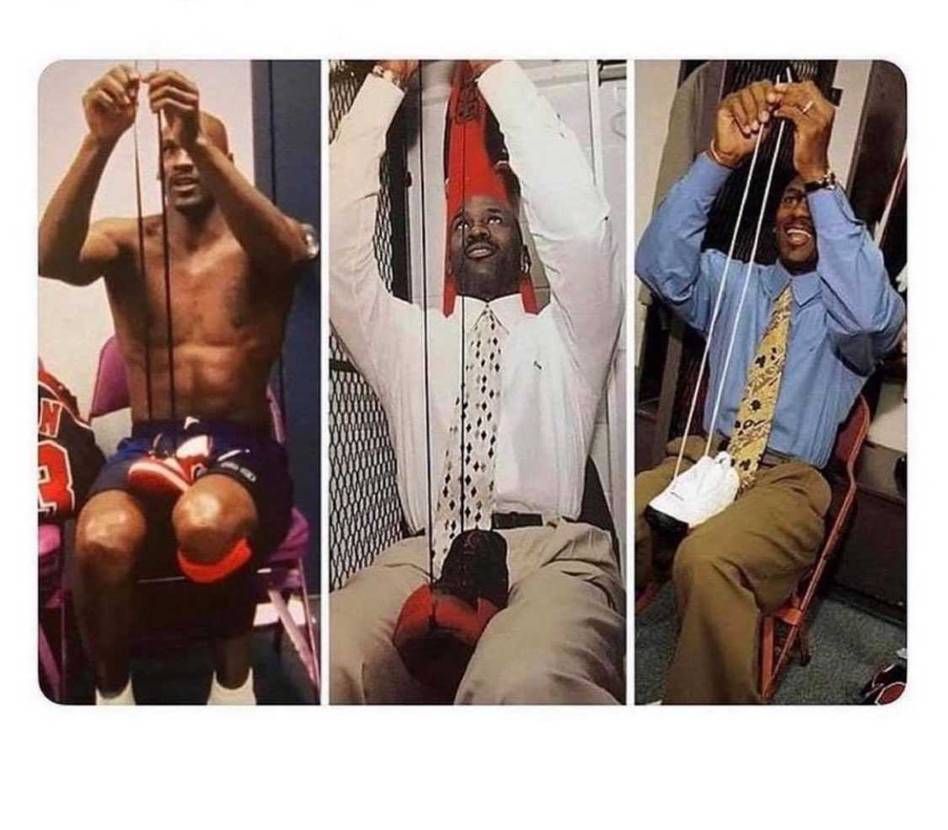 スニーカー届いたすぐのお前ら
シューレースの長さ合わせは万国共通