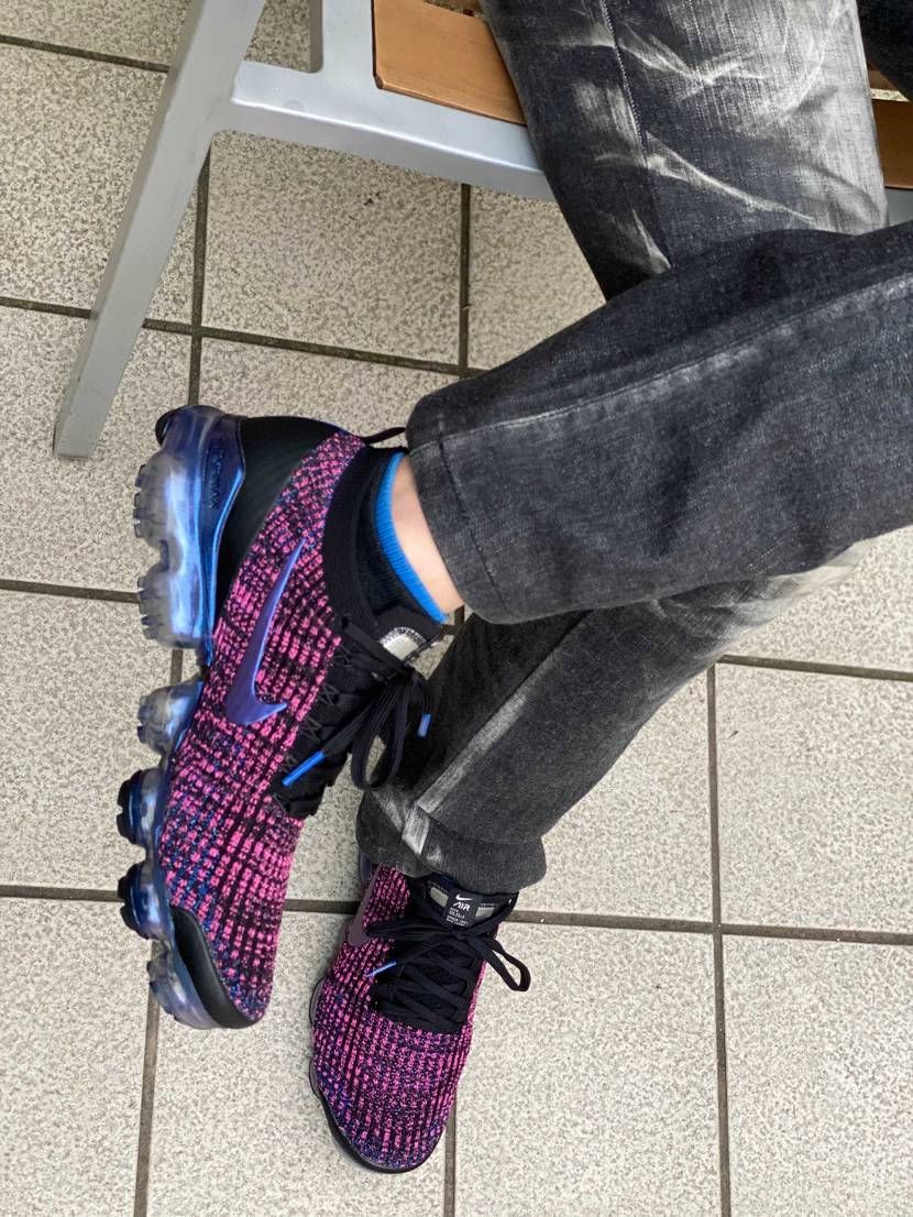 初履き(´∀｀*)
エアヴェイパーマックスフライニット3