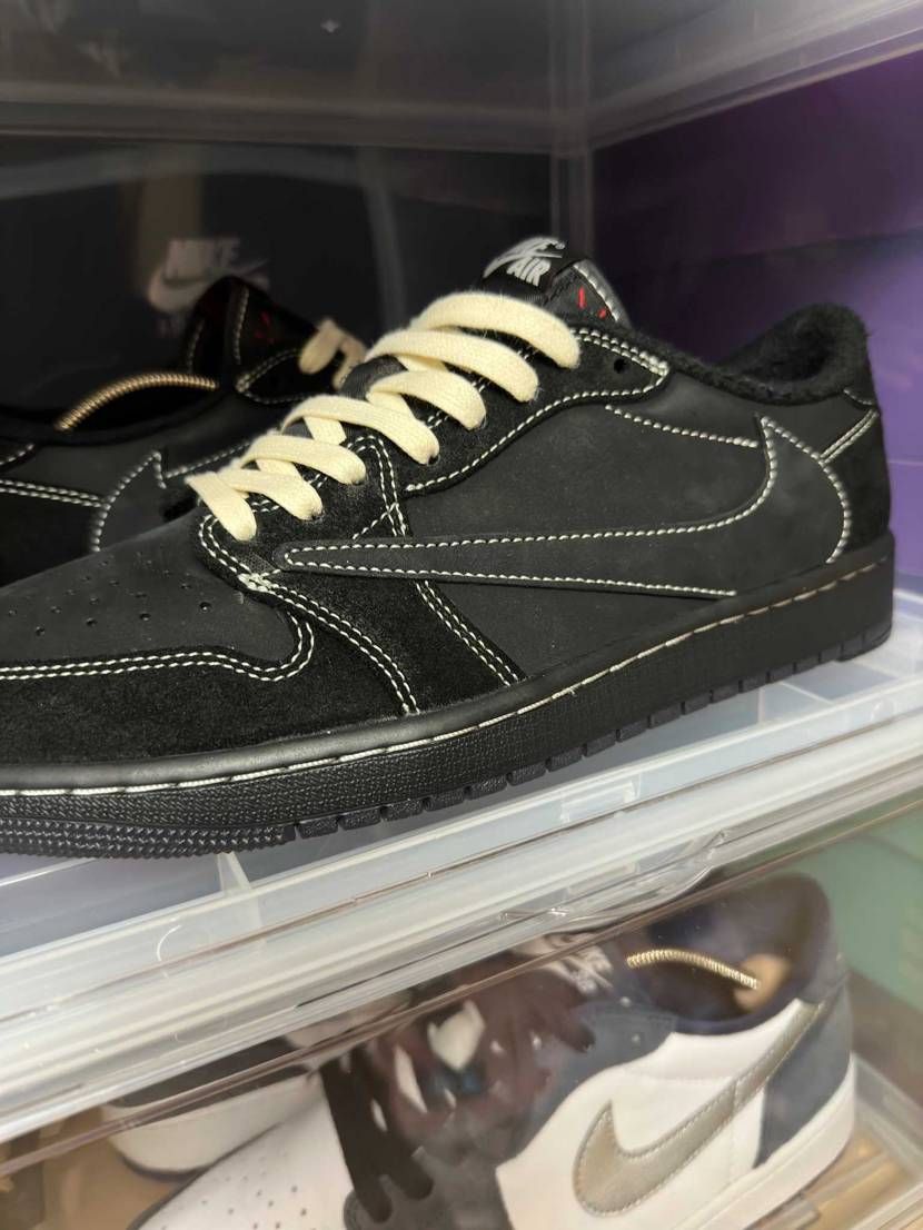 シューレースを変えてみました😙
何色でも合いますね😊
そして、初めてスニダン