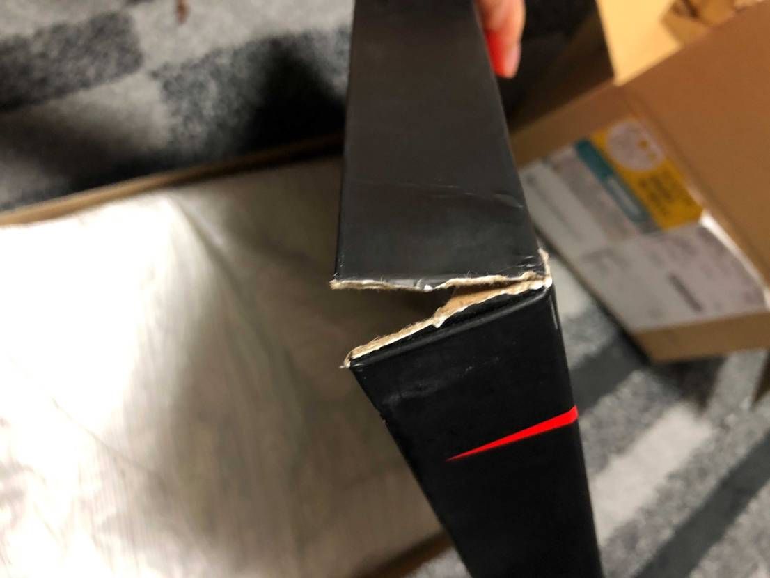 せっかく届いたのにガムテープでの補修、まだ補修なしのが良いく