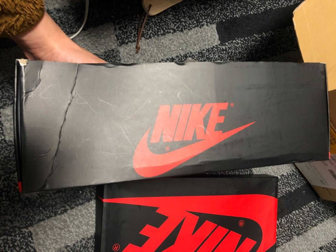 せっかく届いたのにガムテープでの補修、まだ補修なしのが良いく