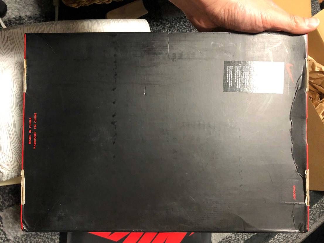せっかく届いたのにガムテープでの補修、まだ補修なしのが良いく