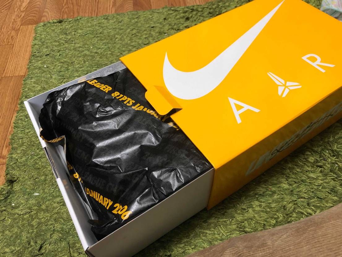 本日undefeatedから届きました。
やはりKOBEシ