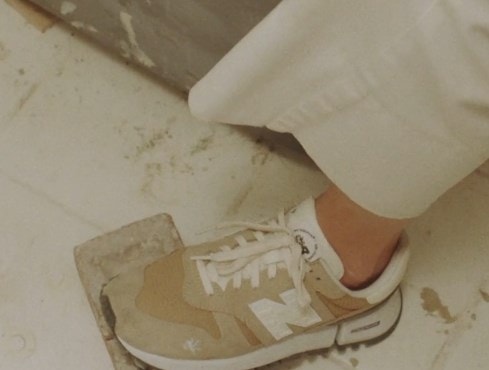 光源によって見え方違うでしょうけど、やっぱり自分はナチュラル