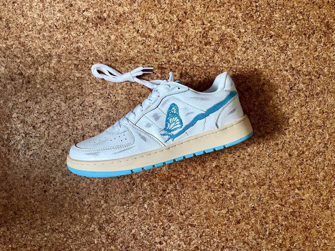 amacから届きました。購入してからダメージ加工どうかなあと