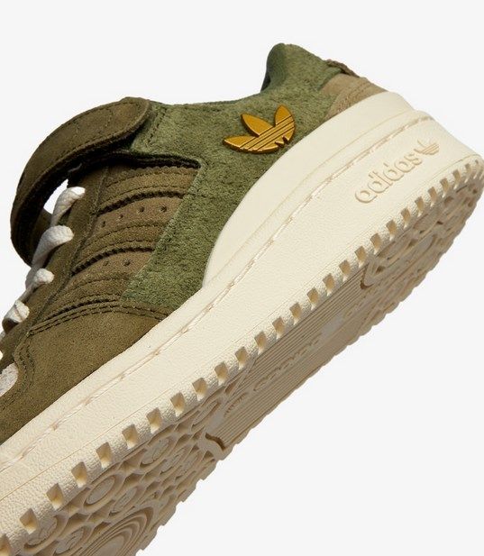 これすごく欲しいんですけどウィメンズなんですね。アディダスの