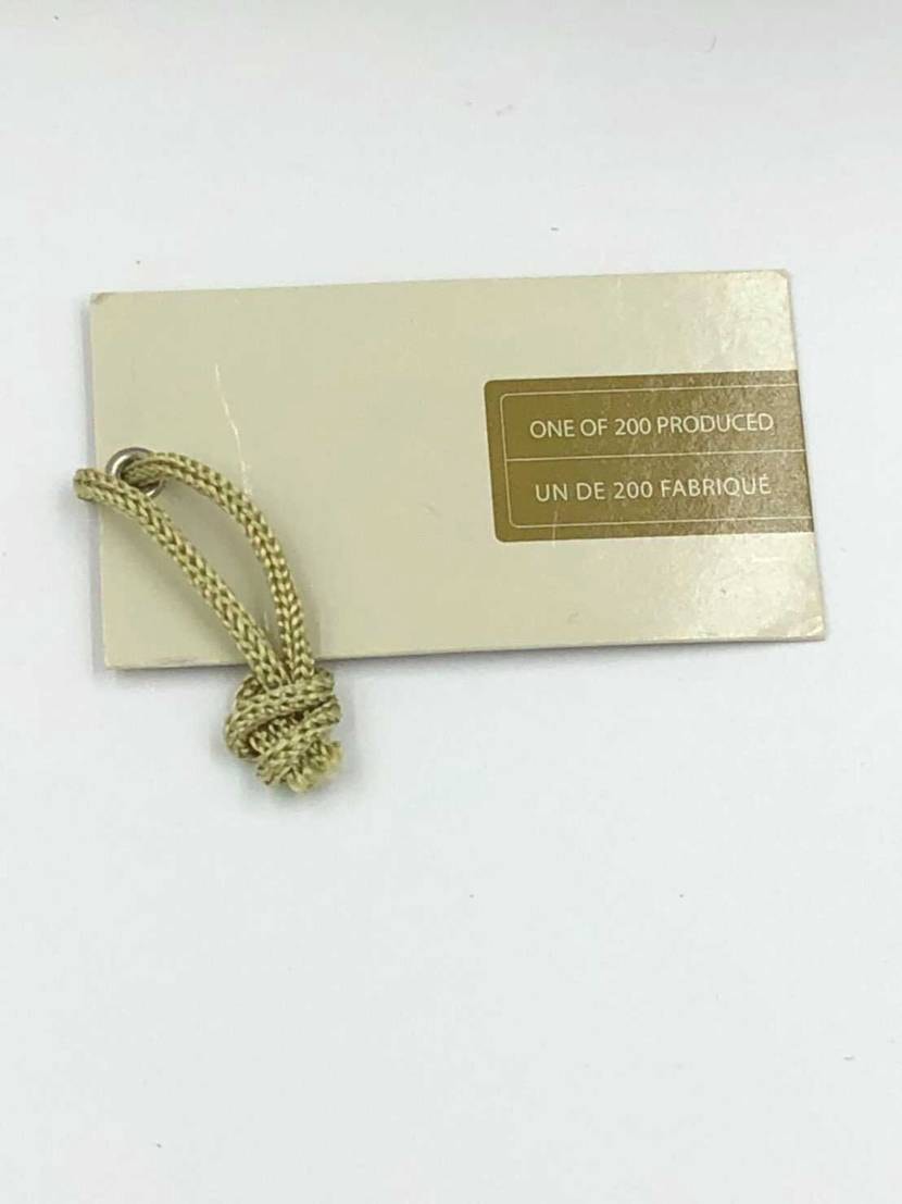 初めてコメントします。
このスニーカーって価値有りますか？