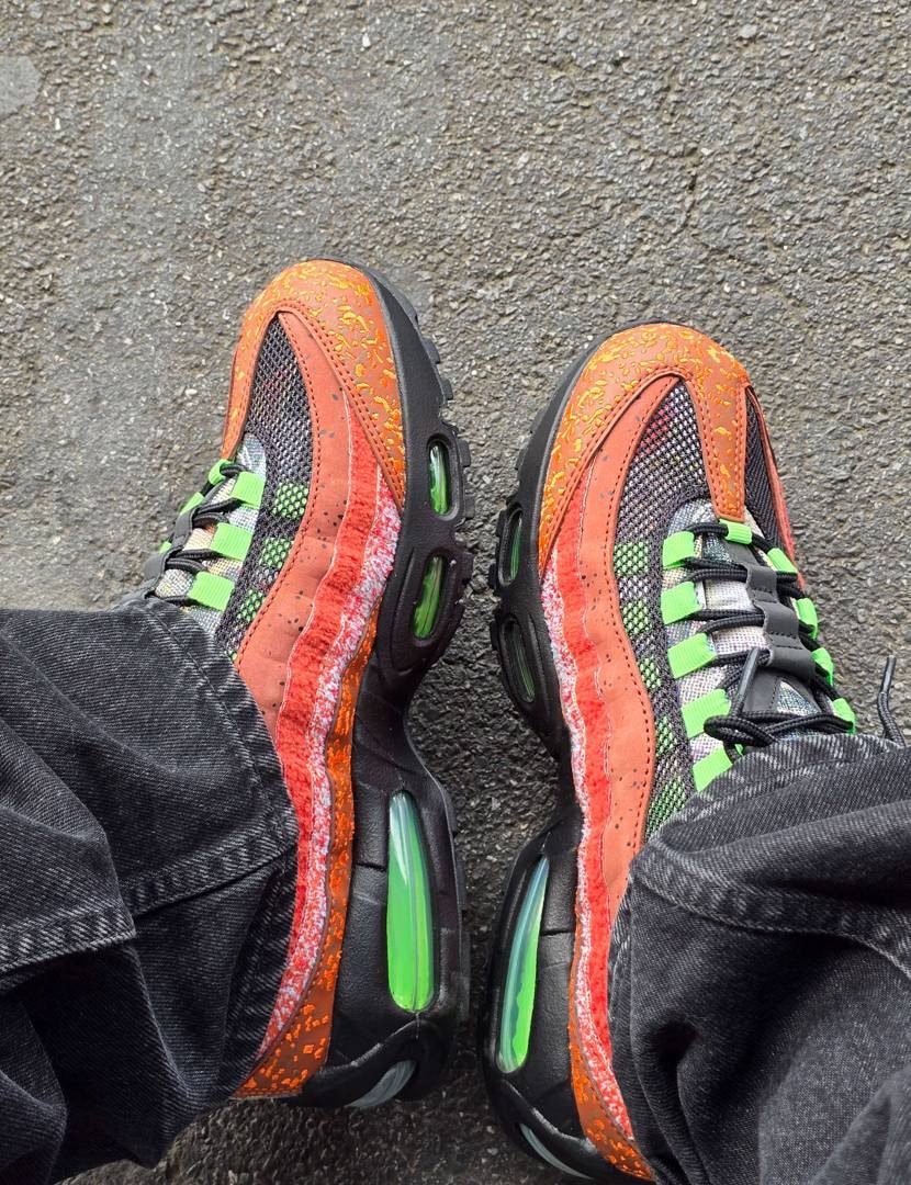 思ったより赤とオレンジの発色がつよつよでよさ
派手だから汚れあまり気にせずガシ