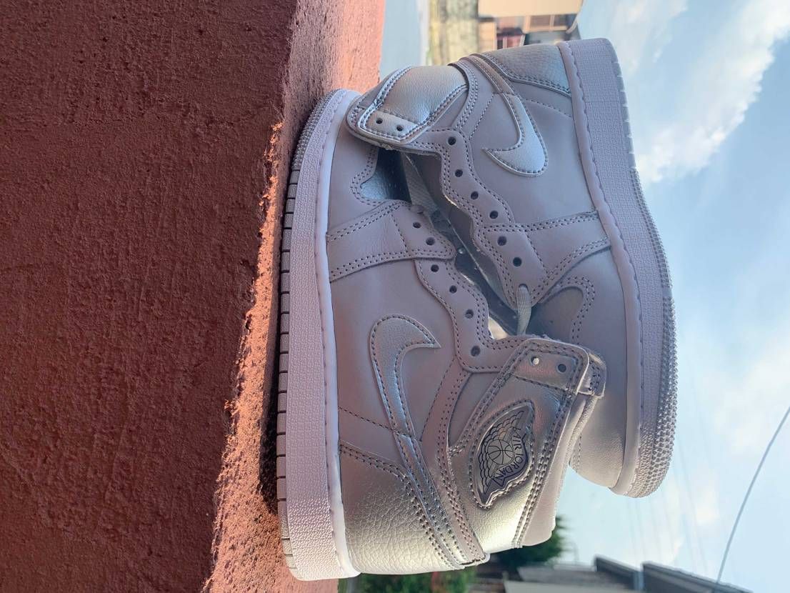 はじめて写真のせるのになーんでよこむくの😢😢😢

次からはみなさんみたいにお