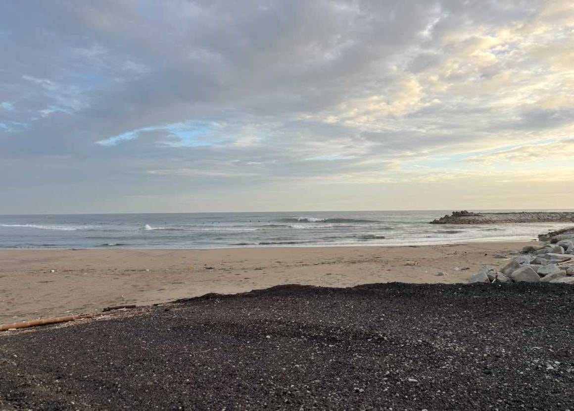 皆さんこんばんは✨️
本日は早朝から波乗り🏄‍♂️🌊
今